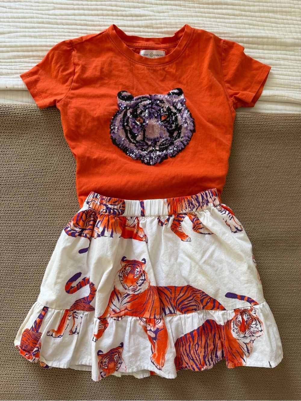 Stuart Simmons Clemson, Orange, Tiger Sequin Tee & Tiger Print Skirt Set. Size 6